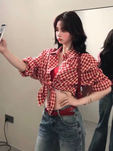 เสื้อเชิ้ตแขนยาวลายสก็อตสีแดงสไตล์วินเทจสำหรับผู้หญิงในช่วงฤดูร้อน ทรงหลวมๆ สบายๆ ป้องกันแสงแดด ทรงปกติ