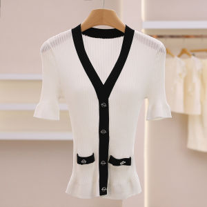 Contrast Color Slim V-Neck Knitwear with Decorative Buttons and Faux Pockets