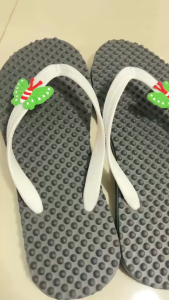 รองเท้าแตะทำจากยางพารา นิ่ม ไม่ลื่น ไม่ดีดน้ำ