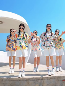 ⚡Port⚡ 2025 new Personalized Retro Floral Shirt Women Niche Loose Short Sleeved Trendy Top