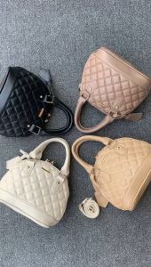 Tas Selempang Wanita Elza: Tas Selempang Bahan Kulit & Desain Modern