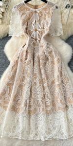 P012-005 PIMNADACLOSET - Crew Neck Short Sleeve Waist Pleate Embroidery Chiffon Woven Lace Midi Dress