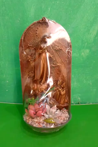 Tương đức Mẽ hiện ra với 3 đứa trẻ - hàng phù điêu