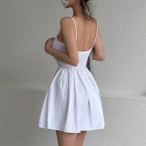 ชุดเดรสสายเดี่ยวผ้ายืดทิ้งตัวได้ดีใส่แล้วดูผอมเพรียวเรียบง่ายมีความเป็นผู้หญิงเซ็กซี่แบบใหม่ฤดูร้อนจากทงแดมุนเกาหลีใต้