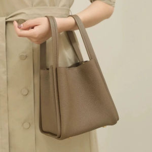 กระเป๋าสะพายข้างแบบถังสำหรับผู้หญิง ความจุขนาดใหญ่ กระเป๋าสะพายข้างแบบสะพายข้าง ดีไซน์เก๋ไก๋ สไตล์วันพีซ กระเป๋าสะพายข้างแบบลำลอง