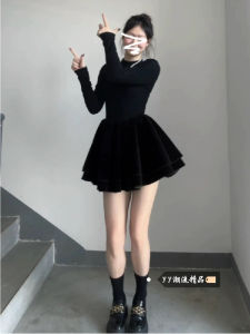 Váy Đen Hepburn Phong Cách Mới Mùa Đông 2025 Váy Chữ a Dài Tay Dài Ôm Vừa Vặn Cho Nữ Váy Bên Trong Váy Đen Nhỏ