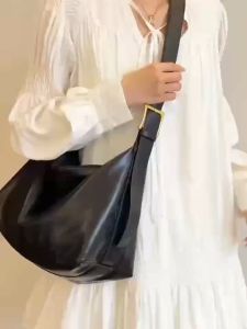 KC Bag 4036: Korean Women's Leather Sling Shoulder Bag for Women