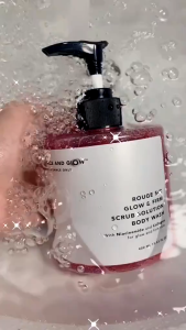 Sữa tắm tẩy tế bào chết scrub Grace and Glow Rouge 540 Scrub Solution body wash 400ml