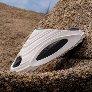 Yabu 2025 Summer New Mens Sports Outdoor Slippers Anti-slip Heightening Fashionable Comfortable One-Strap Slippers