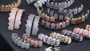 HBTRED Fashion Gold Plated Body Jewelry Hip Hop Top and Bottom Grillz Mold Kit Teeth Grillz Tooth Cap