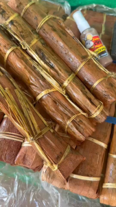 ขี้ใต้ ่อ่อน แบบแท่ง-แผ่น (รุ่นพิเศษ เหนียว นุ่ม หอม ปั้นง่าย) ใช้ล่อหนูนา สวนอ้อย สวนมัน ไร้ข้าวโพด