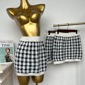 Waterproof Mink Velvet Short Plaid Knitting Sheath Skirt Womens 2024 New Arrival Fall and Winter Make You Look Younger Retro High Waist Skirt