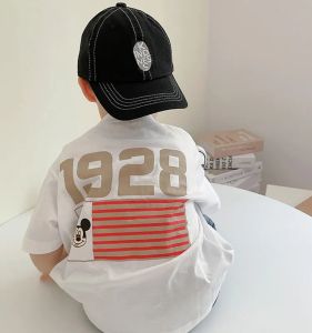 เสื้อยืดคอกลมลำลองสำหรับเด็กชาย ฤดูร้อน 2025 เสื้อผ้าเด็กสไตล์เกาหลีใหม่ เสื้อผ้าเด็กชาย แฟชั่น เสื้อผ้าเด็กชาย