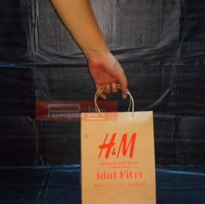 Paper bag H and M Lebaran small putih 25 x 20 x 10 cm