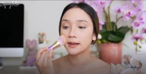 AZZURA Compact Powder 14gr: Compact Powder dengan Kualitas Tinggi