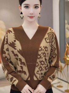 เสื้อถักแขนกบหนาสำหรับคุณแม่ แฟชั่นฤดูใบไม้ร่วง/ฤดูหนาว เสื้อคลุมกันหนาวแบบสวมหัวคอวีแขนยาวสำหรับผู้หญิง