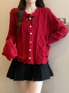 เสื้อคาร์ดิแกนถักสีแดงลายเพชรสำหรับผู้หญิง ฤดูใบไม้ผลิและฤดูใบไม้ร่วง ขนาดใหญ่ ทรงสั้น ปมผีเสื้อ แฟชั่นเกาหลี แขนยาว เสื้อคลุมกันหนาว