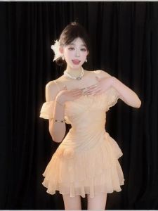 Váy Nữ Mùa Hè Không Tay Vai Một Từ Hoa Ren Xếp Ly Ngọt Ngào Váy Bánh Kiểu Hàn Quốc Màu Trơn Không Đối Xứng