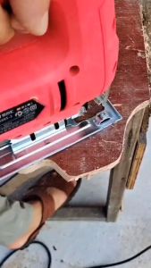 เลื่อยฉลุจิ๊กซอว์ 910W/1500W ตัดโลหะ/ไม้/หิน/กระเบื้องได้ เลื่อยตัดไม้จิ๊กซอ จิ๊กซอ เลื่อยฉลุ เลื่อยไม้ไฟฟ้า เลื่อยจิ๊ก Jig Saw แถมฟรี ใบเลื่อย 10 ใบ