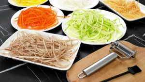 2 in 1 Julienne Slicer Stainless Steel Peeler Multifunctional Cutter Potato Carrot Vegetable Grater With Serrated Blade Easy Peel Slicer for Kitchen Home Comercial Use