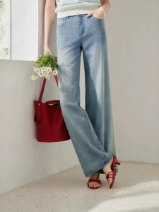 XIANGYING | Studded Straight High Waist Vintage Light Wash Jeans