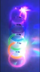 LED กำไลไฟ H.S. กำไลของเหลือง ใช้แบตเตอรี่ กำไลข้อมือ Charm Bracelets
