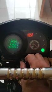 Motorcycle Speedometer Multi-function LCD Digital Odometer Tachometer Indicator Motorcycle Universal