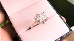 IOGOU Luxury 2-4ct Solitaire Moissanite Ring 925 Sterling Silver Engagement Wedding Rings for Women Jewelry with Certificate