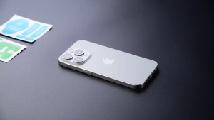 HERO TEMPERED GLASS ฟิล์มกระจกเต็มจอ iphone รุ่น 7 (Black/ดำ) (ไม่เต็มจอ) ปกป้องได้เต็มจอ ลดแสงสะท้อน และ ลดรอยนิ้วมือป้องกันหน้าจอแตกกระจาย ที่สุดของกระจกกันรอย (9H)เคลือบสารลดรอยนิ้วมือ ไม่เป็นฟอง