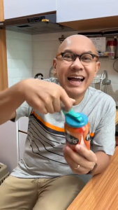 Tutup sedotan kaleng