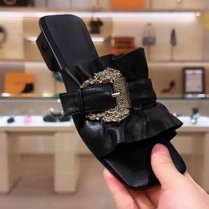 Internet Hot Low Heel Sandals Womens Outer Exquisite 2024 Summer New Arrival Black with Skirt