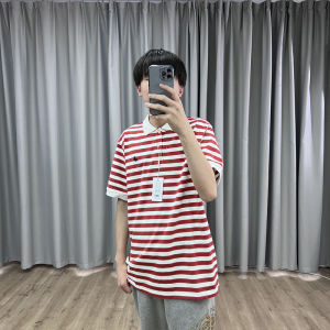 เสื้อยืดคอโปโลลายทางหลวมๆ สำหรับผู้ชาย ฤดูร้อน 2025 ทรงหลวม แขนสั้น แฟชั่นลำลอง คอลเลกชันใหม่จาก Nono Station