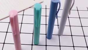 Gunting Kecil Portabel Bentuk Pulpen Gunting Kertas Anak Lipat Mini Lucu Warna Makaroni Alat Tulis Kreatif Siswa MLH U69