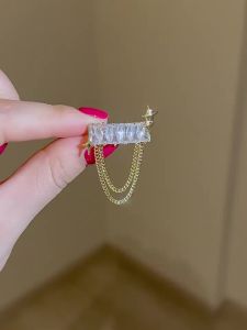 LYNNROMAN | Mặt Dây Chuyền Ngôi Sao Lấp Lánh Elegance với Móng Đính cho Tăng Cường Trang Phục