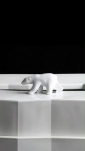 Polar Bear Iceberg Facial Tissue Holder กล่องใส่กระดาษทิชชู่ ดีไซน์ หมีขั้วโลก Qualy (ควอลี่)