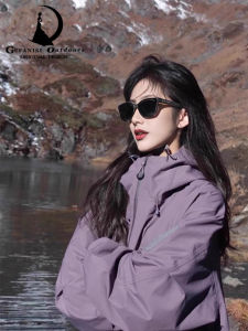 Womens Three-in-One Outdoor Fleece Jacket Waterproof Hiking Coat Mountain Climbing Suit Autumn Winter New Arrival