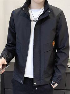 ROMON | แจ็คเก็ตผู้ชายฤดูใบไม้ผลิและฤดูใบไม้ร่วง ทรงใหม่ ทันสมัย ลำลอง คอตั้ง กันลม แจ็คเก็ตทำงาน แจ็คเก็ตผู้ชายสำหรับกลางแจ้ง
