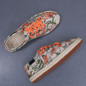 รองเท้าผ้าใบลูกไม้ชายหาดผู้ชาย 2025 ฤดูร้อนใหม่ ระบายอากาศได้ดี รองเท้าผ้าใบแบบสวมสบายๆ สไตล์ย้อนยุคสำหรับทั้งชายและหญิง