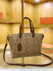 Trendy Large Capacity Womens Tote Bag 2026 New Style Handheld Dumpling Bag Single Shoulder Slant Cross Bag Fashionable British Style Polyester Lining Zinc Alloy Hardware Casual Scene Korean Version PU Leather Collapsible Soft Handle