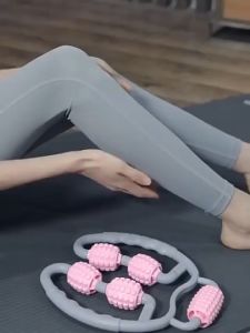 ลูกกลิ้งนวดขาโยคะ 13 ล้อ หมุน 360 องศา ใช้ได้ทั้งการนวดและโยคะ ปรับได้กว้าง พร้อมใช้งาน