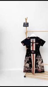 DRESS BATIK WANITA UNTUK ACARA IMLEK