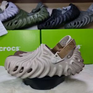 Crocs Pollex Comfortable Shoe For Men and Women รองเท้าเบานิ่มใส่สบาย รับประกันตรงปก100% สายรัดส้นถอดได้ ใส่สวยมากๆ