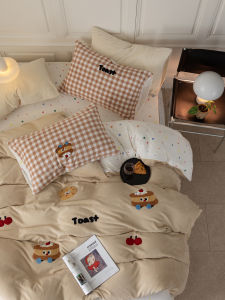 Cartoon Style Towel Embroidered Coral Fleece Bedding Set Four Pieces Autumn Winter Plaid Bed Sheet Cover Bed Canopy Bedding