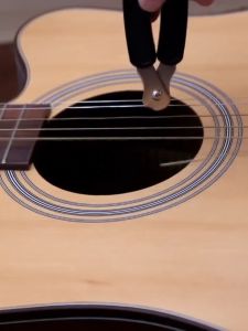 Guitar String Winder Cutter Pin Puller RIXTON 3 In 1 Multifunctional Guitar Maintenance Tool/String Peg Winder + String Cutter + Pin Puller Instrument Accessories