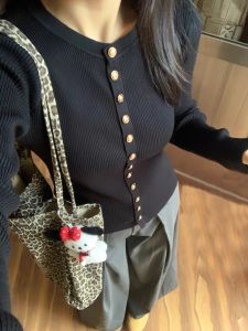 Black Slim Fit Long Sleeve Knitted Sweater Womens Winter New Style Soft Metal Buckle Inner Shirt Autumn Fashion Korean Version