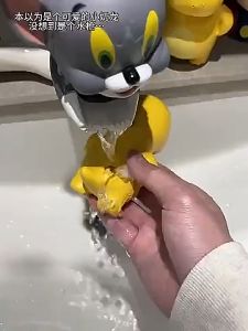 Đồ chơi bắn nước rồng sữa / gấu dâu dễ thương rồng sữa bắn nước  gấu dâu bắn nước  rồng sữa gấu dâu phun nước đáng yê