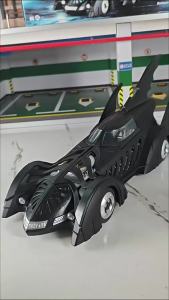 Tỉ Lệ 1:18 Batmobile 1995 Knight Model Đồ Chơi Xe Hợp Kim Đúc Có Chức Năng Lái Bánh Trước Và Chức Năng Phun Sơn Thân Xe Bằng Kim Loại Màu Đen Dành Cho Quà Tặng Ngày Lễ Của Trẻ Em