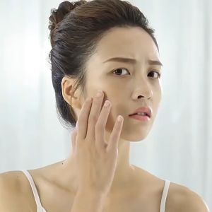 มาส์กหอยทากดำ กระชับผิว ต่อต้านริ้วรอย ให้ความชุ่มชื้น ป้องกันสีเหลือง ผิวกระจ่างใส ทำความสะอาดรูขุมขน กระชับผิว ไวท์เทนนิ่ง มาส์กต่อต้านวัย