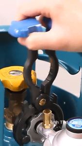 Kìm mở tháo lắp bình ga tiện lợi