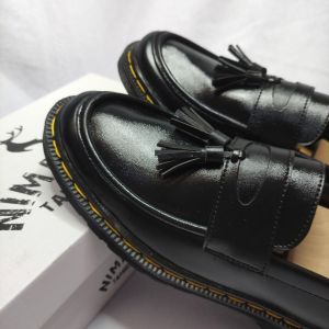 Sepatu loafers kasual glowsi slip-on